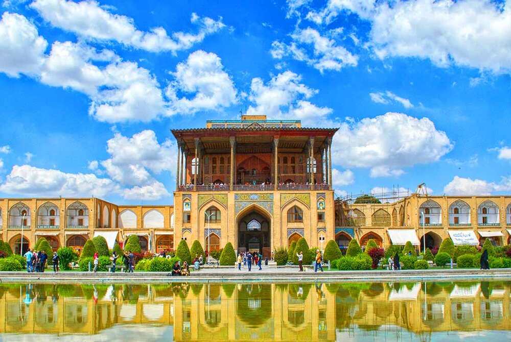 ali qapu palace in naqsh-e jahan square isfahan