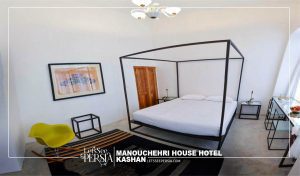 double room of manouchehri house hotel kashan