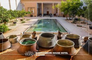 yard view of manouchehri house hotel kashan