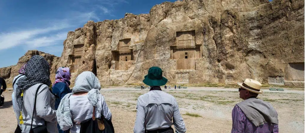 Naqsh-e Rostam-shiraz-iran-lets-see-persia-travelagency-travelers