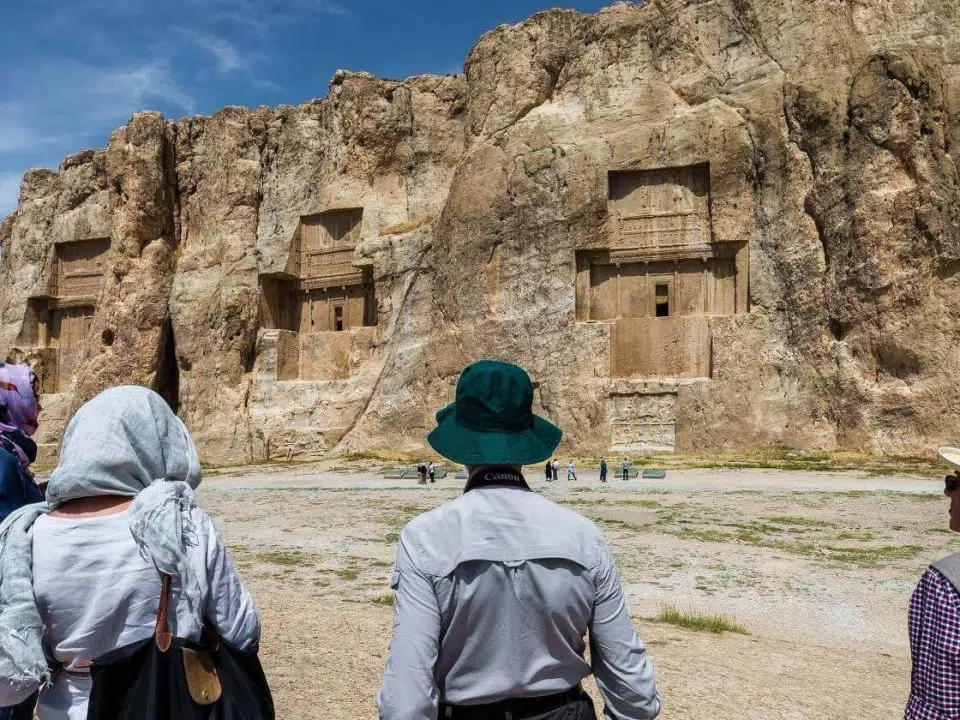 Naqsh-e Rostam-shiraz-iran-lets-see-persia-travelagency-travelers