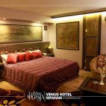 double room of venus hotel isfahan