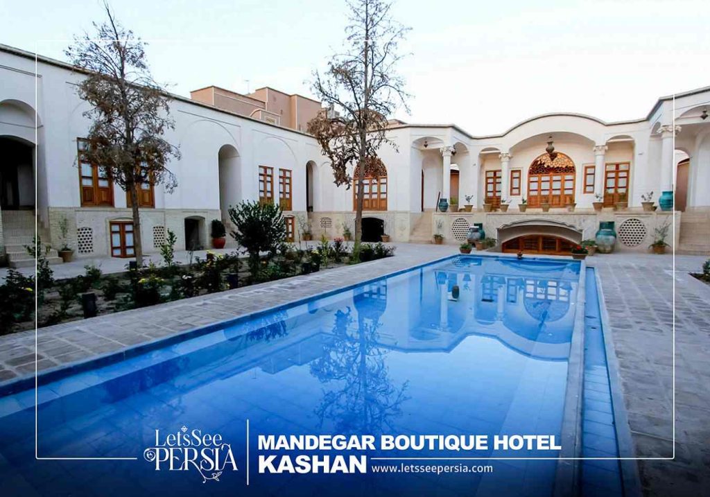 traditional yard of mandegar boutique hotel kashan